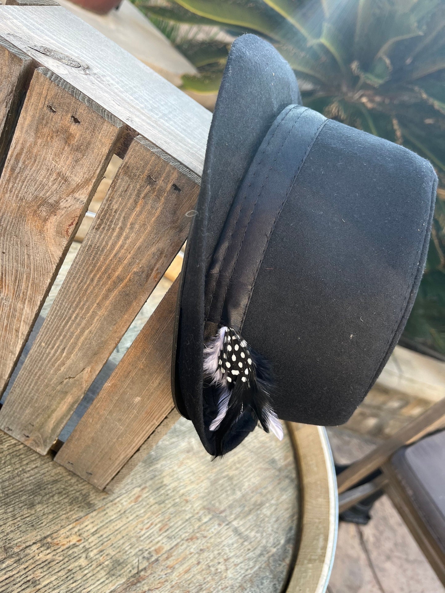 Men’s/unisex black fedora satin band with red, black, and white feather