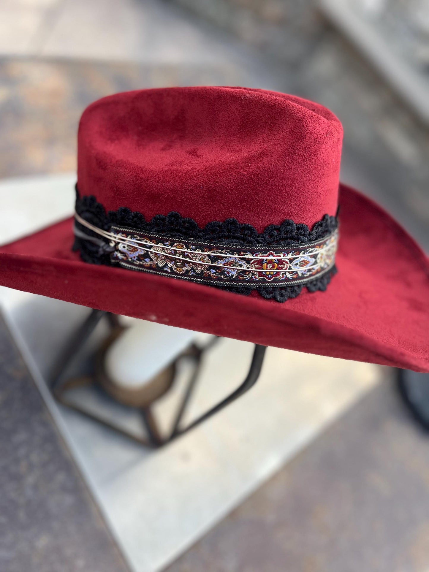 Maroon burgundy suede western cowboy hat