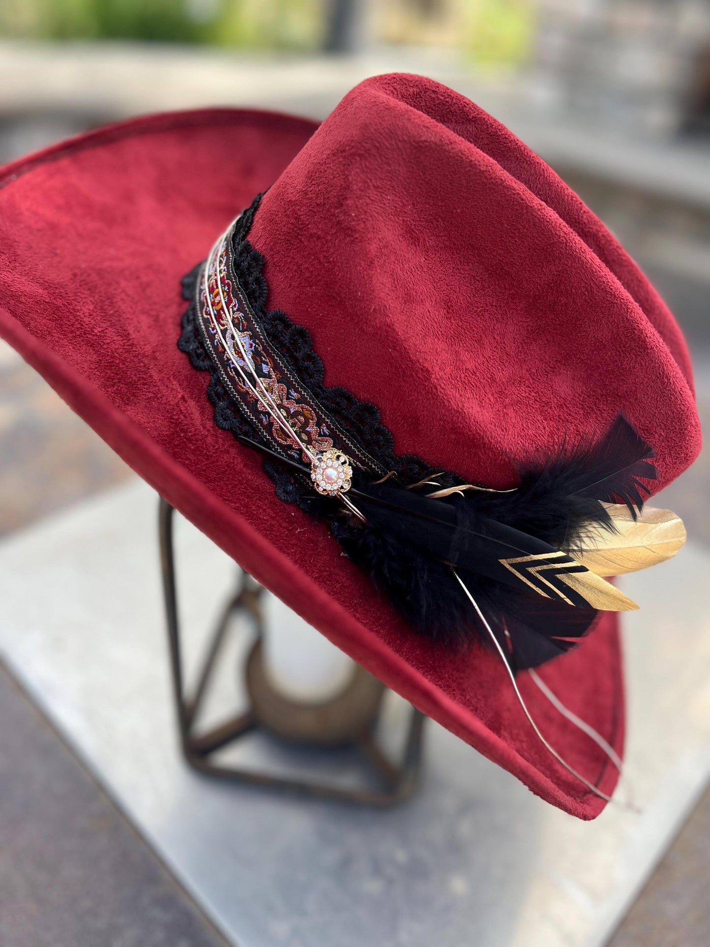Maroon burgundy suede western cowboy hat